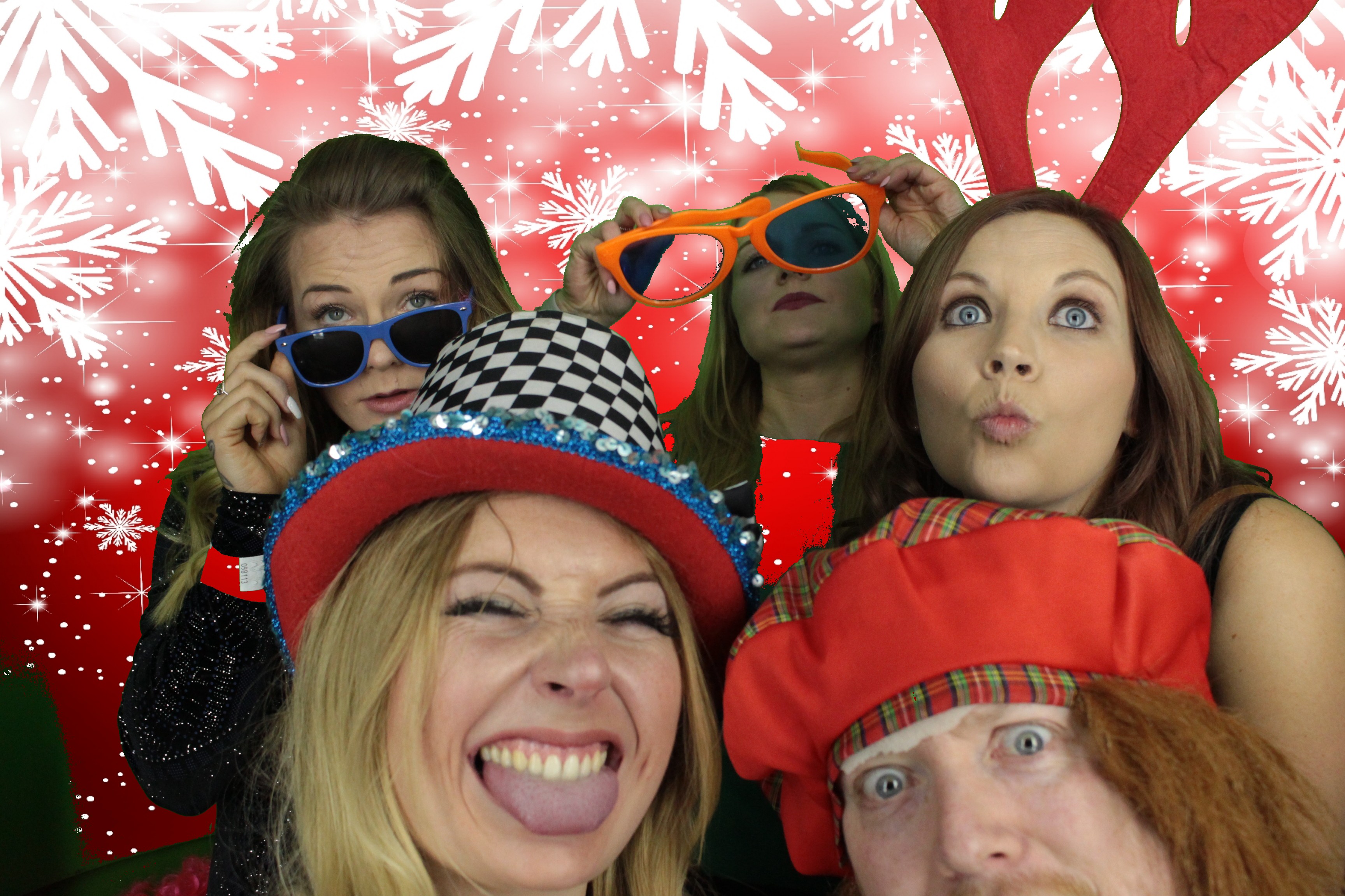 One Line Christmas Party | View more photos from the event at gallery.myphotoboothexperience.co.uk/u/MyPhotoBoothExperienceLtd/One-Line-Christmas-Party